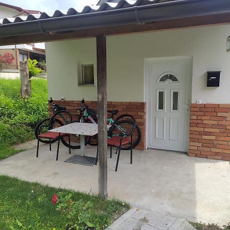 Lenilenii Bungalow Яйце Экстерьер фото